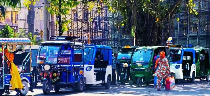 Photo of अवैध ई-रिक्शा पर चलेगा सरकार का चाबुक, बिना रजिस्टर्ड 40 हजार रिक्शों के लिए आने वाले हैं नए नियम