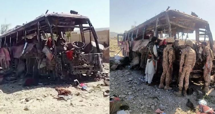 Photo of BLA के हमले से कांप उठा पाकिस्तान, आर्मी काफिले पर सुसाइड अटैक का वीडियो आया सामने