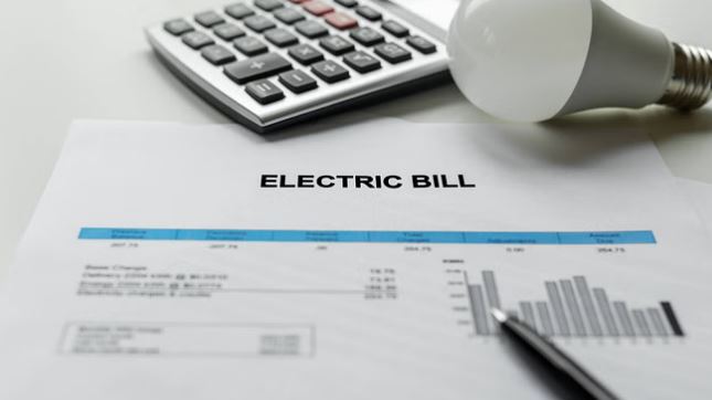 Photo of प्रदेश में इस बार बिजली दरें होंगी दोहरी महंगी, नियामक आयोग निकाल रहा है बीच का रास्ता