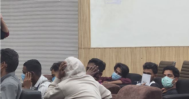 Photo of यूपी: म्यांमार में बंधक बनाकर रखे गए 21 लोग लखनऊ लाए गए, नौकरी का झांसा देकर गए थे बुलाए