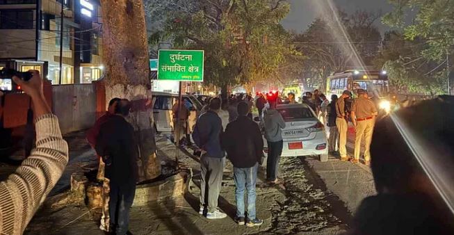 Photo of दिनभर के थके थे मजदूर, अंधेरी राह में पीछे से आई मौत ने मारा झपट्टा, बुझ गई जीवन की लौ