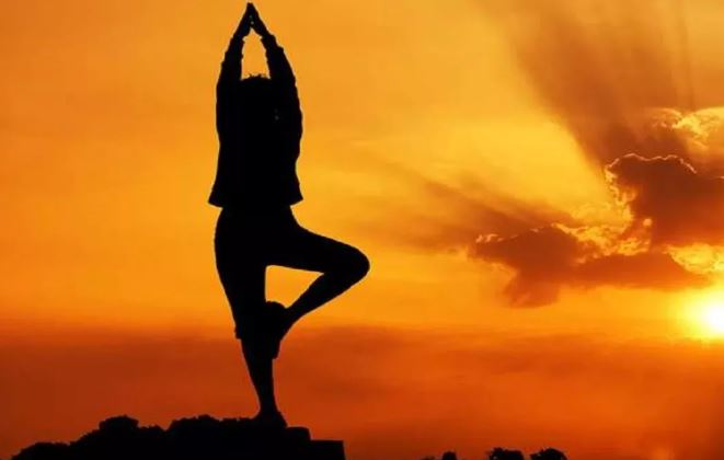 Photo of सूर्य नमस्‍कार का अभ्‍यास करने से पहले जान लें 6 न‍ियम