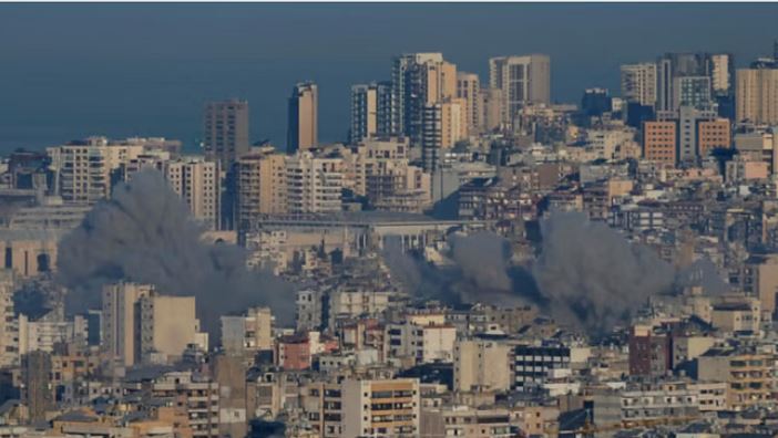 Photo of इस्राइल ने गाजा के अस्पताल पर किया जोरदार हमला