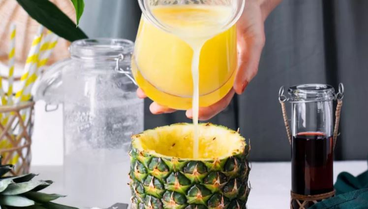 Photo of गर्मियों में ब‍िगड़ जाता है डाइजेशन तो रोजाना प‍िएं Pineapple Juice