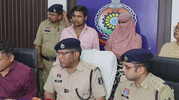 Photo of सुलझी मर्डर मिस्ट्री: पत्नी, बेटी और दामाद गिरफ्तार, पापी पिता की इस करतूत से थे परेशान