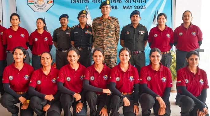 Photo of ‘समुद्र प्रदक्षिणा’ पर रवाना हुआ तीनों सेनाओं की महिला सैनिकों का बेड़ा