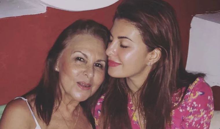Photo of जैकलीन फर्नांडिस की मां का स्ट्रोक से निधन, ICU में भर्ती थीं किम