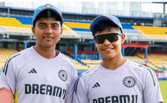 Photo of काशवी और चरणी को मिला प्लेइंग इलेवन में मौका, भारत के लिए किया वनडे डेब्यू