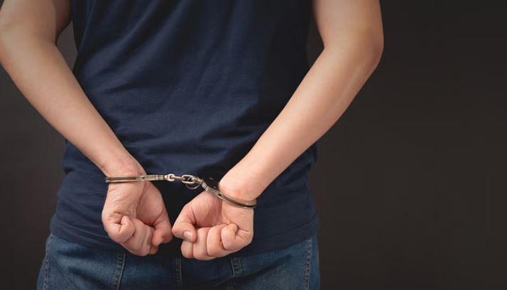 Photo of दिल्ली: चीन से भारत आ रहा नशा… 1.6 लाख रुपये की 78 प्रतिबंधित ई-सिगरेट बरामद