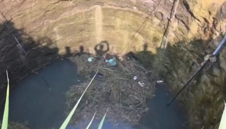 Photo of महाराष्ट्र के नांदेड़ में मजदूरों को ले जा रहा ट्रैक्टर कुएं में गिरा