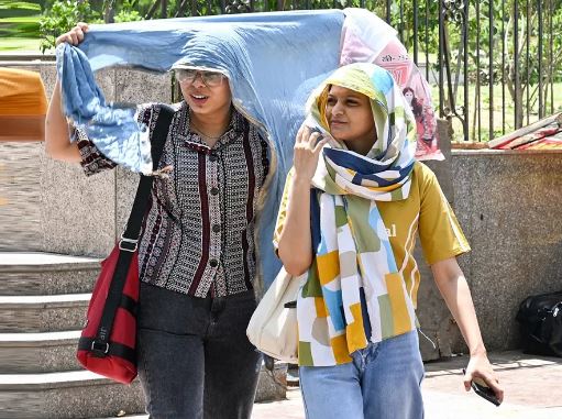 Photo of तीन दिनों तक सताएगी हीट वेव, दिल्ली-यूपी में बढ़ेगा तापमान; मौसम विभाग ने जारी किया अलर्ट