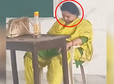 Photo of नो डिस्टर्ब, मैडम सो रही हैं! क्लासरूम में सोती मिली महिला टीचर