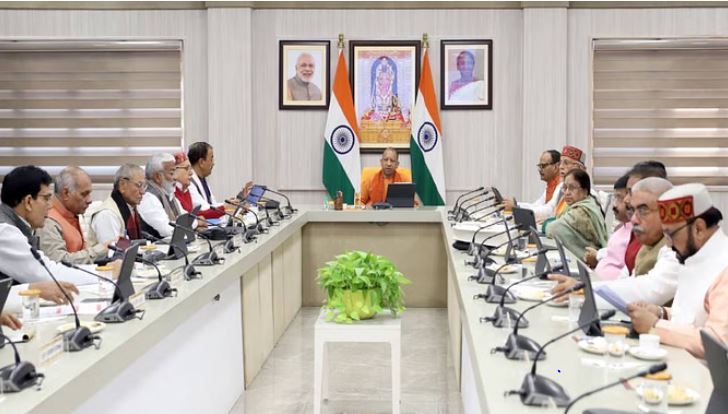 Photo of यूपी: मुहर्रम के दिन ऑफिस खोलकर 108 कर्मचारियों का प्रमोशन