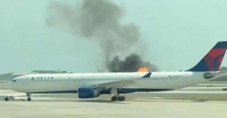 Photo of अमेरिका: ऑरलैंडो एयरपोर्ट पर डेल्टा विमान में लगी आग