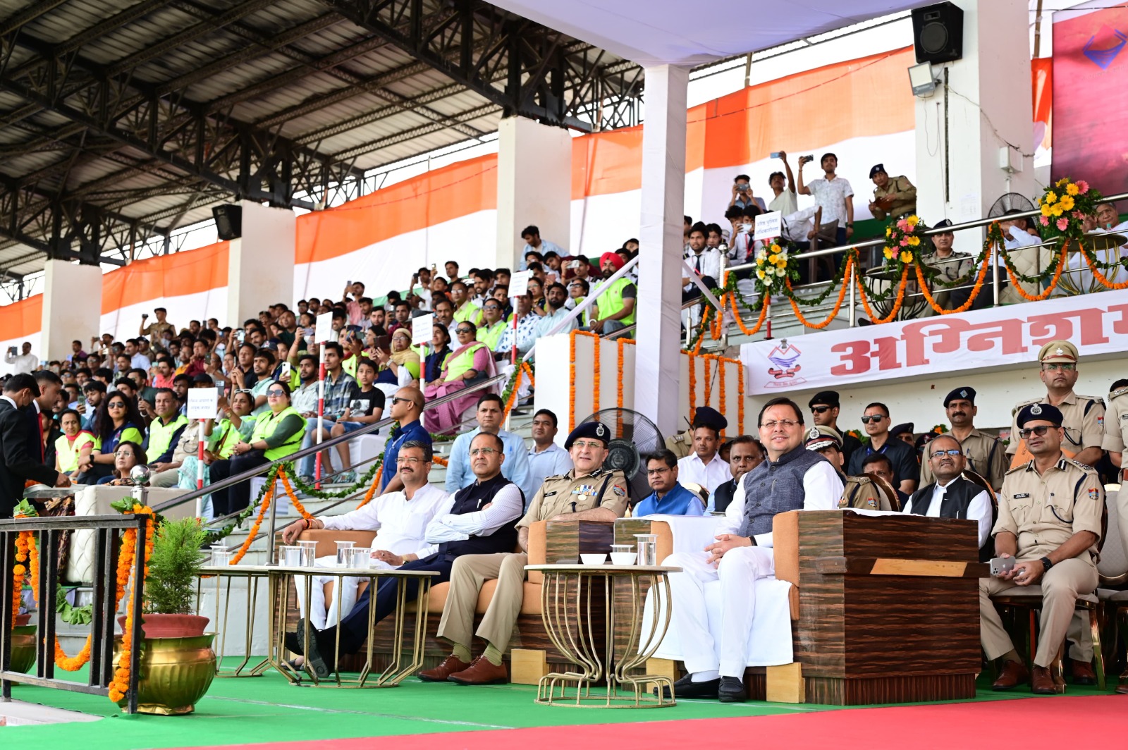 Photo of सीएम धामी ने अग्निशमन सेवा सप्ताह के अवसर पर अग्निशमन कर्मियों को किया सम्मानित