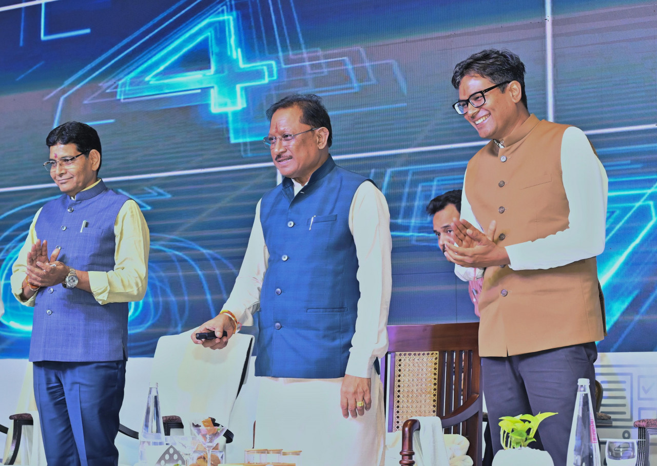 Photo of साय ने नवा रायपुर में एआई डाटा सेंटर पार्क का किया शिलान्यास