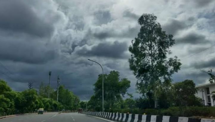 Photo of यूपी में करवट लेगा मौसम, लू से मिलेगी निजात; आज 34 जिलों में गरज-चमक के साथ बूंदाबांदी की उम्मीद