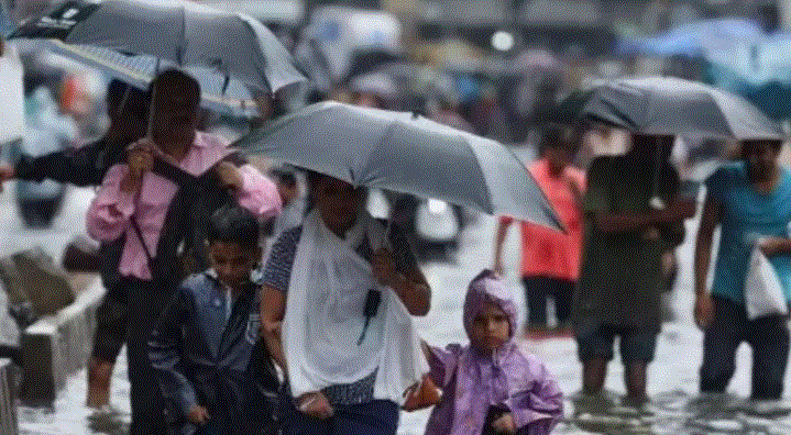 Photo of महाराष्ट्र के कई जिलों में बारिश का रेड अलर्ट, यूपी-हरियाणा में आंधी और तूफान का अनुमान