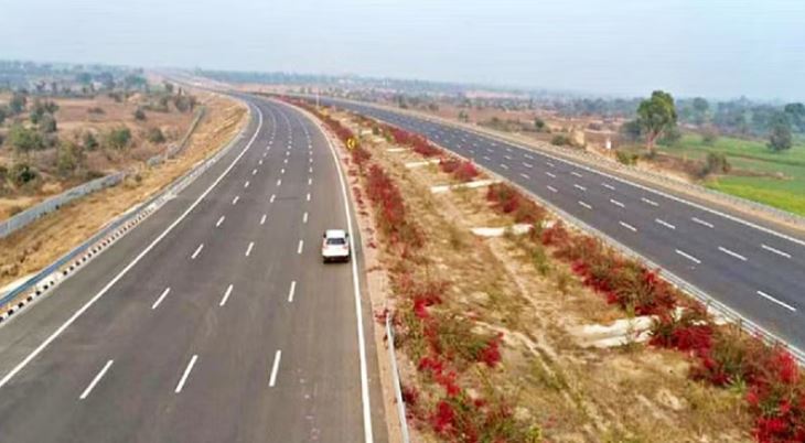 Photo of गोरखपुर लिंक एक्सप्रेसवे पहले ही साल टोल से कमाएगा 60 करोड़