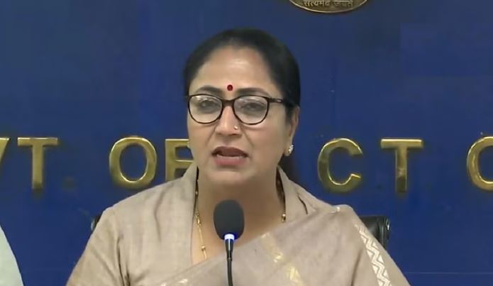 Photo of वायु प्रदूषण से निपटने के लिए होगी वैज्ञानिक तकनीक से बारिश, दिल्ली सरकार ने बनाया है ये प्लान!