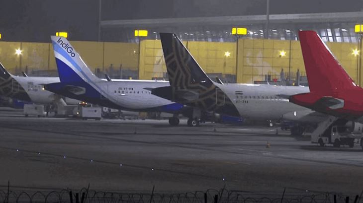 Photo of भारत-पाकिस्तान तनाव: ऑपरेशन सिंदूर के बाद दिल्ली एयरपोर्ट पर 135 उड़ान रद्द