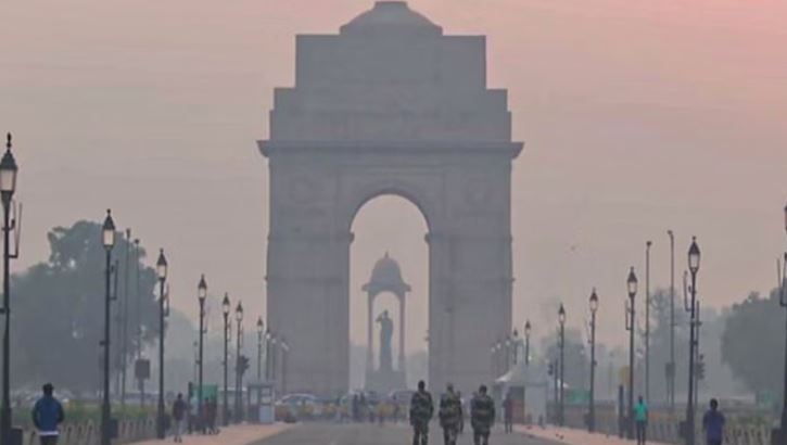 Photo of दिल्ली: वायु प्रदूषण पर प्रहार, सेंट्रल वर्ज और सड़क किनारे इलेक्ट्रिक पोल पर लगेंगे वाटर स्प्रिंकलर