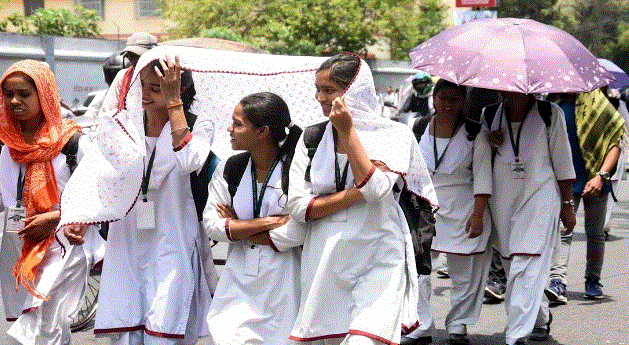 Photo of उत्तर भारत में लू का प्रकोप, दिल्ली से राजस्थान भीषण गर्मी; उप्र के 13 जिलों में ऑरेंज अलर्ट