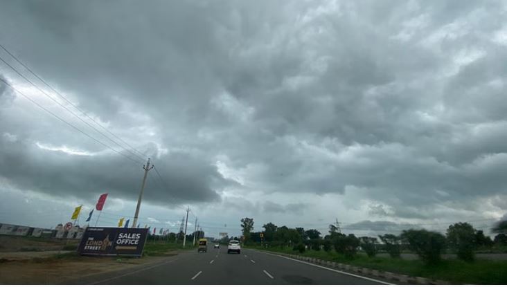 Photo of दिल्ली में आज छाए रहेंगे बादल, बूंदाबांदी के आसार…