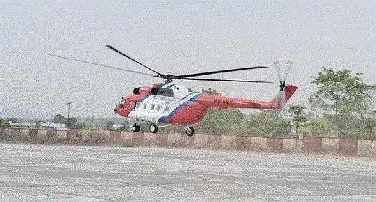 Photo of बदरीनाथ में मौसम खराब, तीर्थयात्रियों को देहरादून ले जा रहे हेलिकॉप्टर ने की इमरजेंसी लेंडिंग