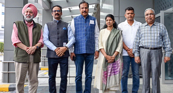 Photo of भारतीय सांसदों के पहुंचने से पहले मॉस्को एयरपोर्ट पर ड्रोन अटैक