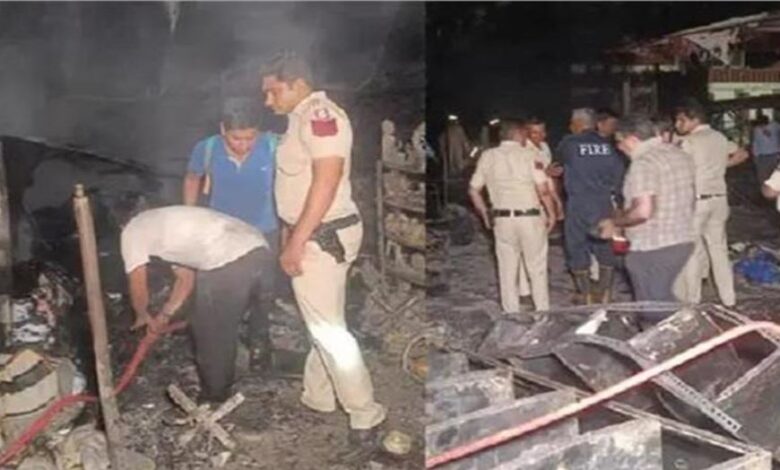Photo of दिल्ली हाट बाजार में लगी भीषण आग