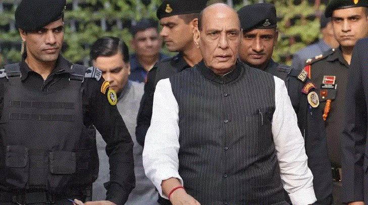 Photo of ‘वायु योद्धाओं से बातचीत के लिए उत्सुक हूं…’, भुज एअरबेस पहुंचे राजनाथ सिंह, जवानों से करेंगे मुलाकात