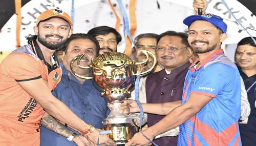 Photo of रायपुर राइनोस और राजनांदगांव पैंथर्स बने विजेता; सीएम साय ने विनर टीम को किया सम्मानित