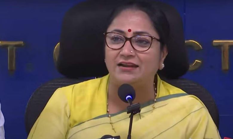 Photo of कांवड़ समितियों को डायरेक्ट मिलेगा 50 हजार से 10 लाख तक का फंड, रेखा कैबिनेट का बड़ा फैसला