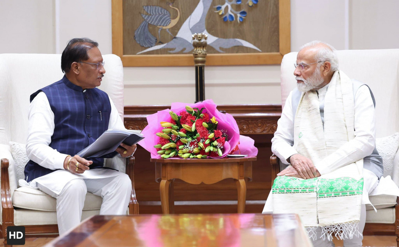 Photo of मोदी से मिलकर साय ने बस्तर में लौट रही शान्ति की दी जानकारी