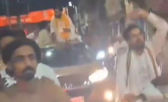 Photo of वाराणसी में जेल से छूटे आरोपी ने निकाला जुलूस, लगे ‘पाकिस्तान जिंदाबाद’ के नारे