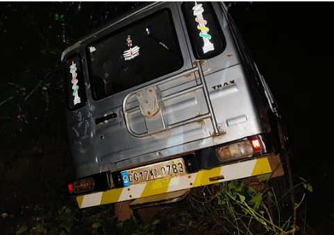 Photo of जगदलपुर हाईवे पर तेज रफ्तार वाहन पलटा, हादसे में दो महिलाओं की मौत; छह गंभीर रूप से घायल