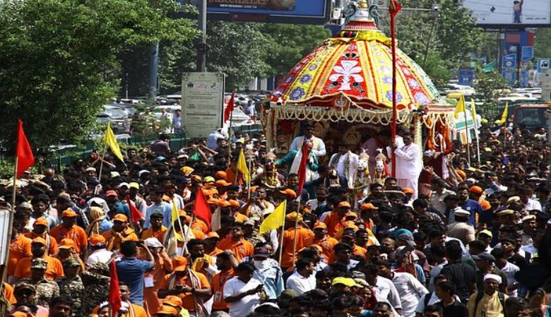 Photo of कई जगह निकली भगवान जगन्नाथ रथ यात्रा, सीएम रेखा गुप्ता ने निभाई ‘छेरा पहाड़ा’ परंपरा