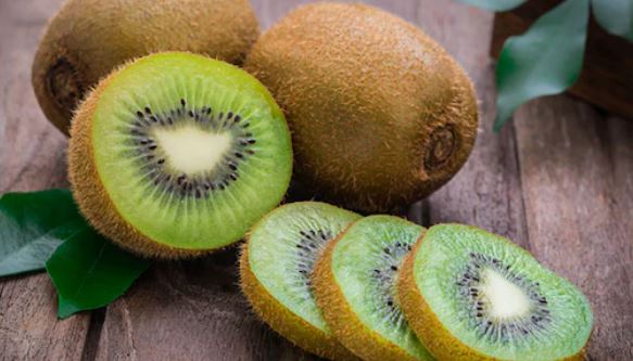 Photo of पाचन की समस्याओं को दूर करने के लिए रोज खाएं दो कीवी