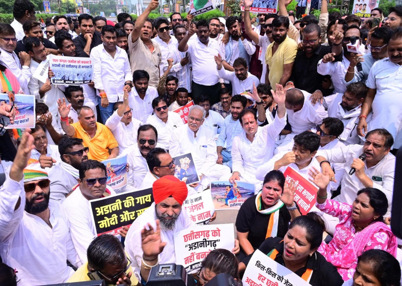 Photo of अडानी और भाजपा सरकार के खिलाफ कांग्रेस ने की प्रदेशव्यापी आर्थिक नाकेबंदी