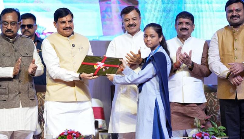 Photo of मध्य प्रदेश के 94,234 विद्यार्थियों को मिली लैपटॉप की राशि…