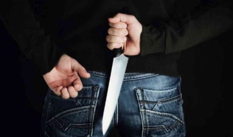 Photo of दिल्ली में खूनखराबा: गोल गप्पे बेचने वाले के सीने में घोंपा चाकू, CCTV में दिखे नाबालिग