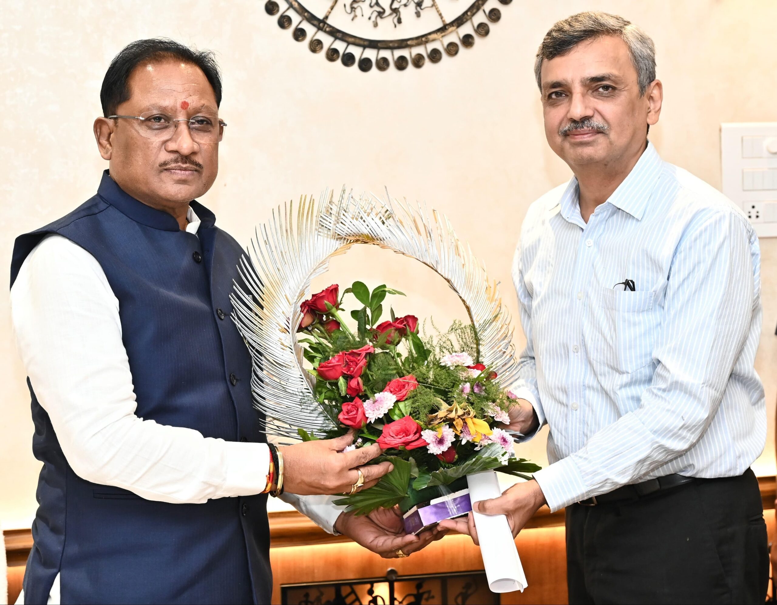 Photo of साय से भू-अभिलेख सुधार, डिजिटल सर्वे पर केन्द्रीय भूमि संसाधन सचिव ने की चर्चा