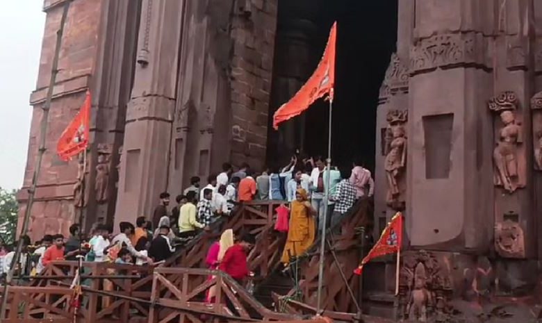 Photo of सावन सोमवार: सावन के पहले सोमवार पर शिवालयों में उमड़ी भक्तों की भीड़