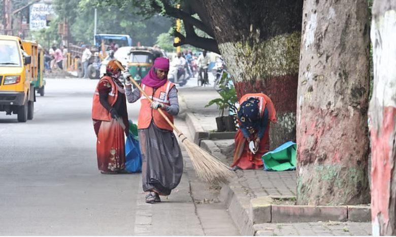 Photo of इंदौर इस बार फिर नंबर-1, जानें किस कैटेगरी में मिला पहला स्थान