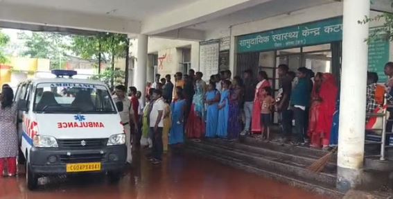 Photo of ट्रेलर और विंगर वाहन में हुई भीषण टक्कर, दो शिक्षिकाओं की मौत; सात लोग घायल