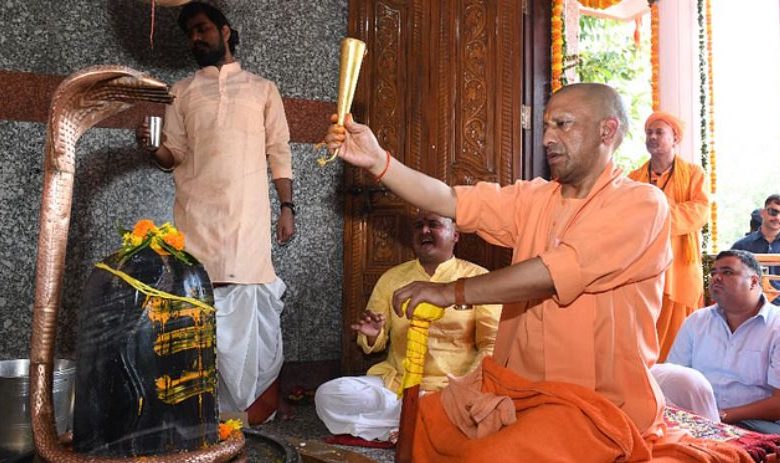 Photo of यूपी: रुद्राभिषेक कर सीएम योगी ने की लोक मंगल की कामना