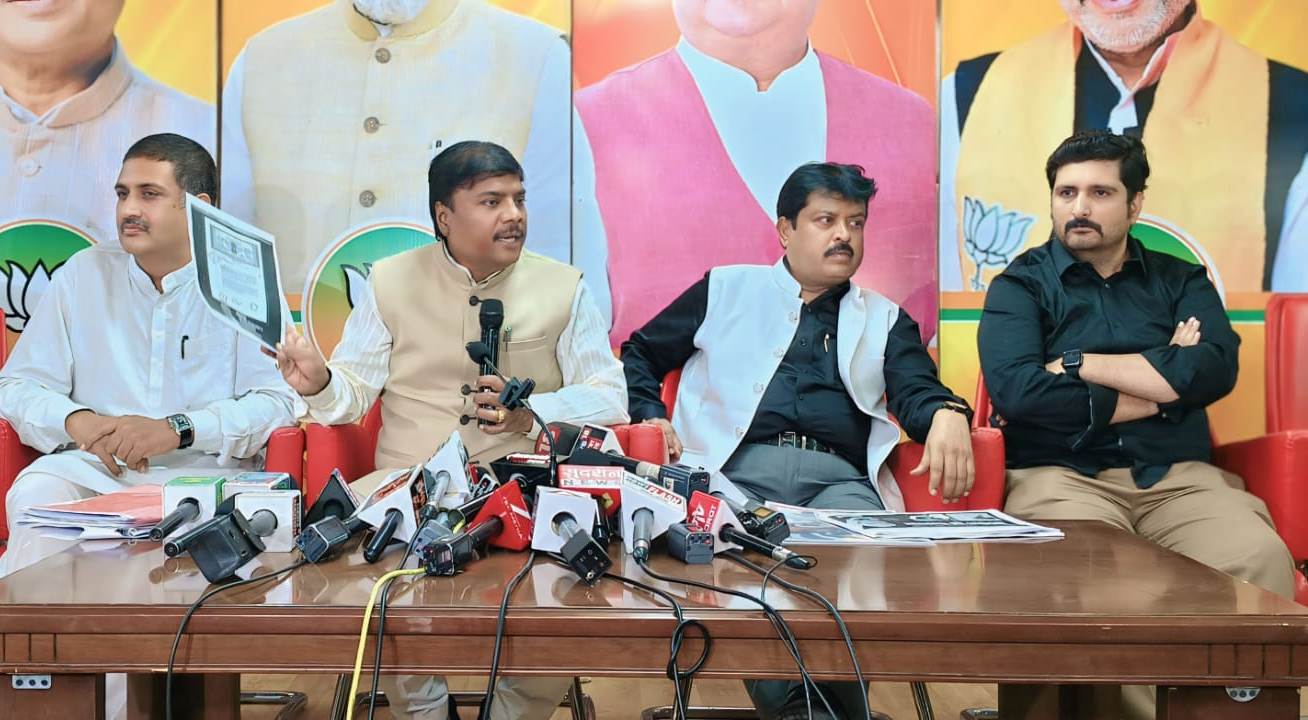 Photo of कोल ब्लॉक आवंटन एवं पेड़ों की कटाई को लेकर भाजपा एवं कांग्रेस ने किया एक दूसरे पर वार