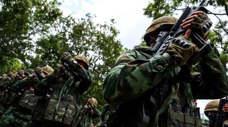 Photo of थाईलैंड-कंबोडिया के सैनिकों के बीच झड़प, गोलीबारी में दो की मौत