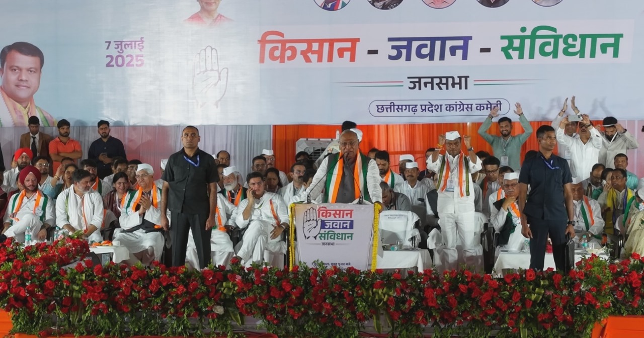 Photo of मोदी सरकार दो उधार की टांगों पर हैं खड़ी – खड़गे